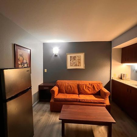 Blisspoint Inn & Suites, Northwood Exteriér fotografie