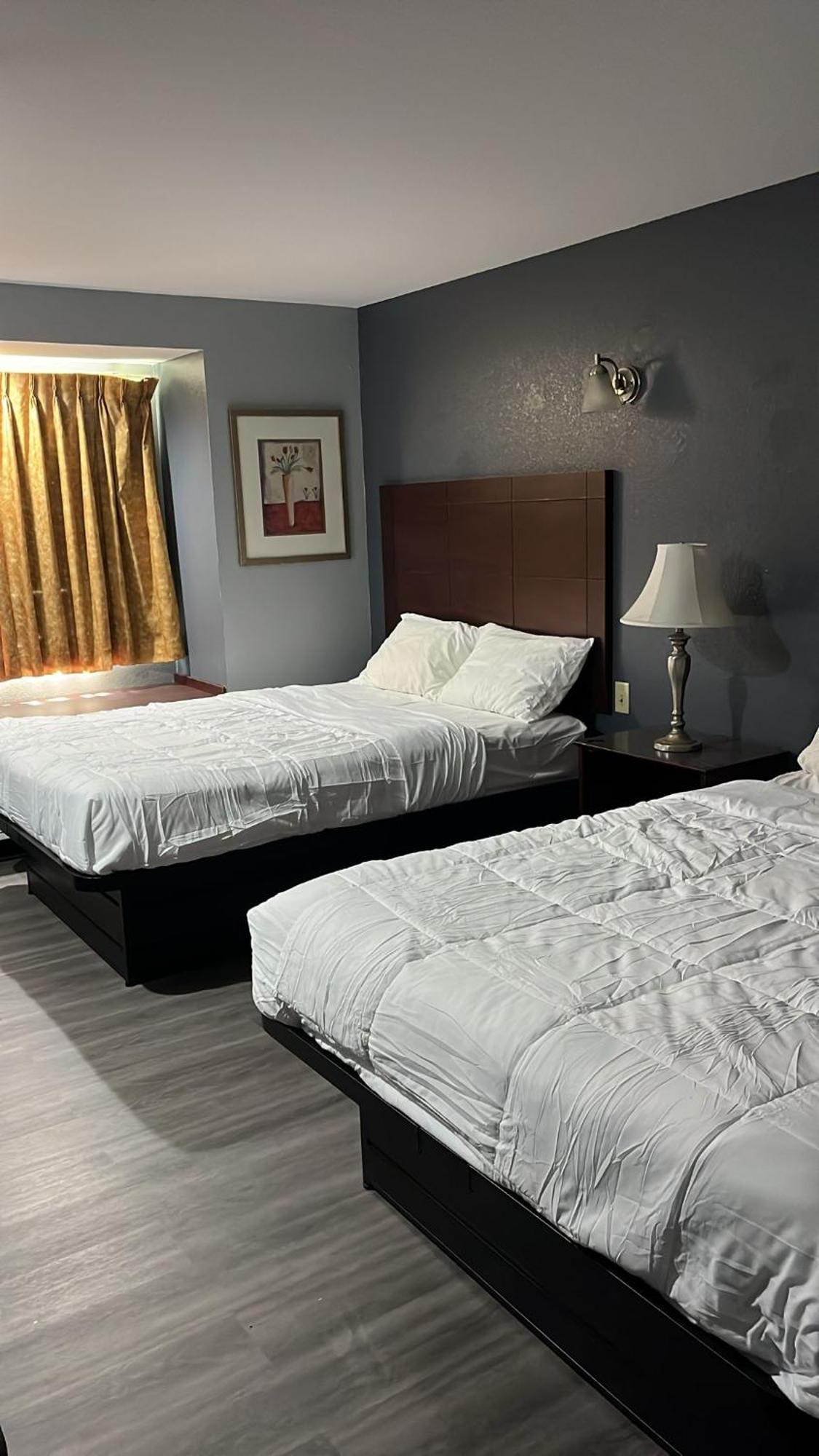 Blisspoint Inn & Suites, Northwood Exteriér fotografie